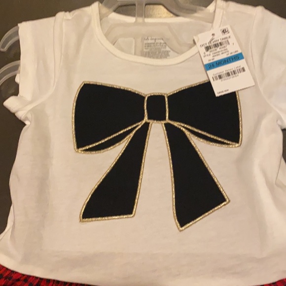 Girls 2 Piece Bow Set - Red Black and White with Gold Stars and Hearts - Picture 2 of 7